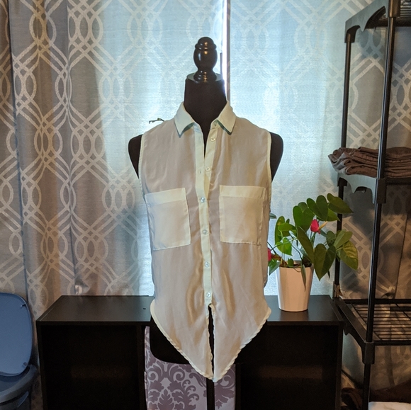 NWOT Summer Top - Picture 2 of 4